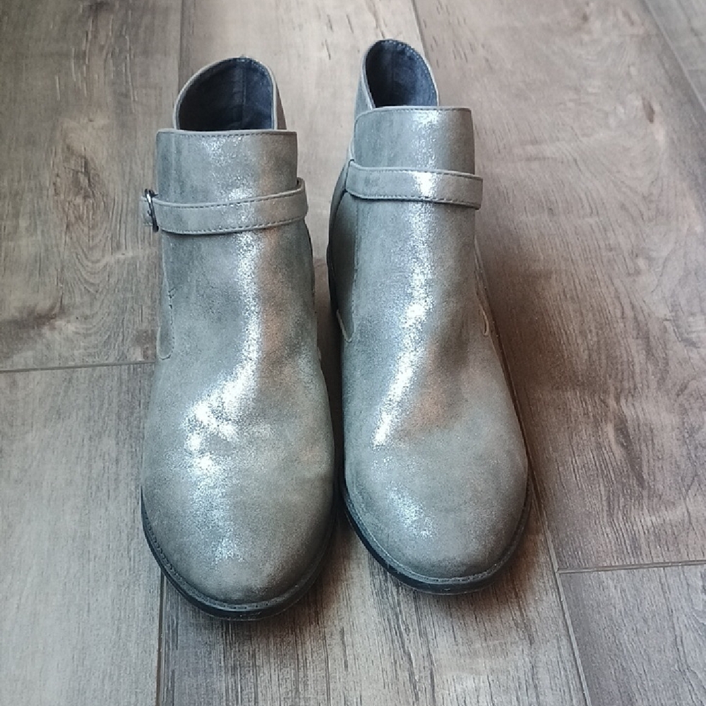 BC Footwear Metallic Silver Ankle Booties - Picture 8 of 8